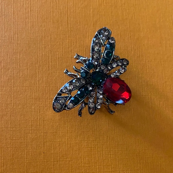 Brooch | Brand New Bee Brooch - Picture 2 of 6